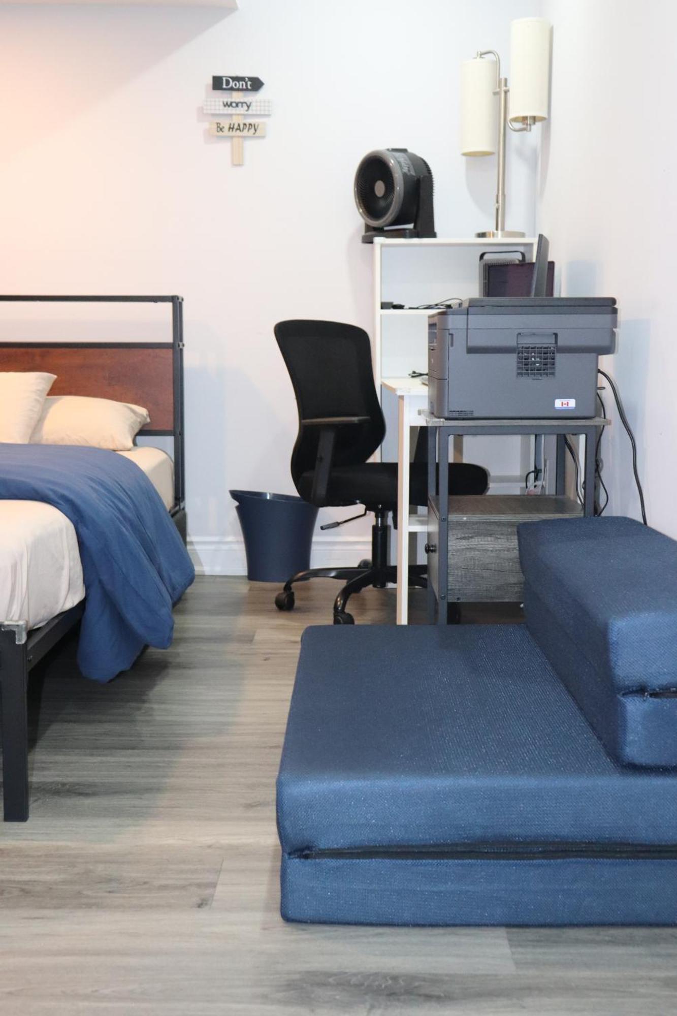 Garden 2 Bedroom Apt - Free Parking Wifi Laundry Workstation Brampton Exterior photo