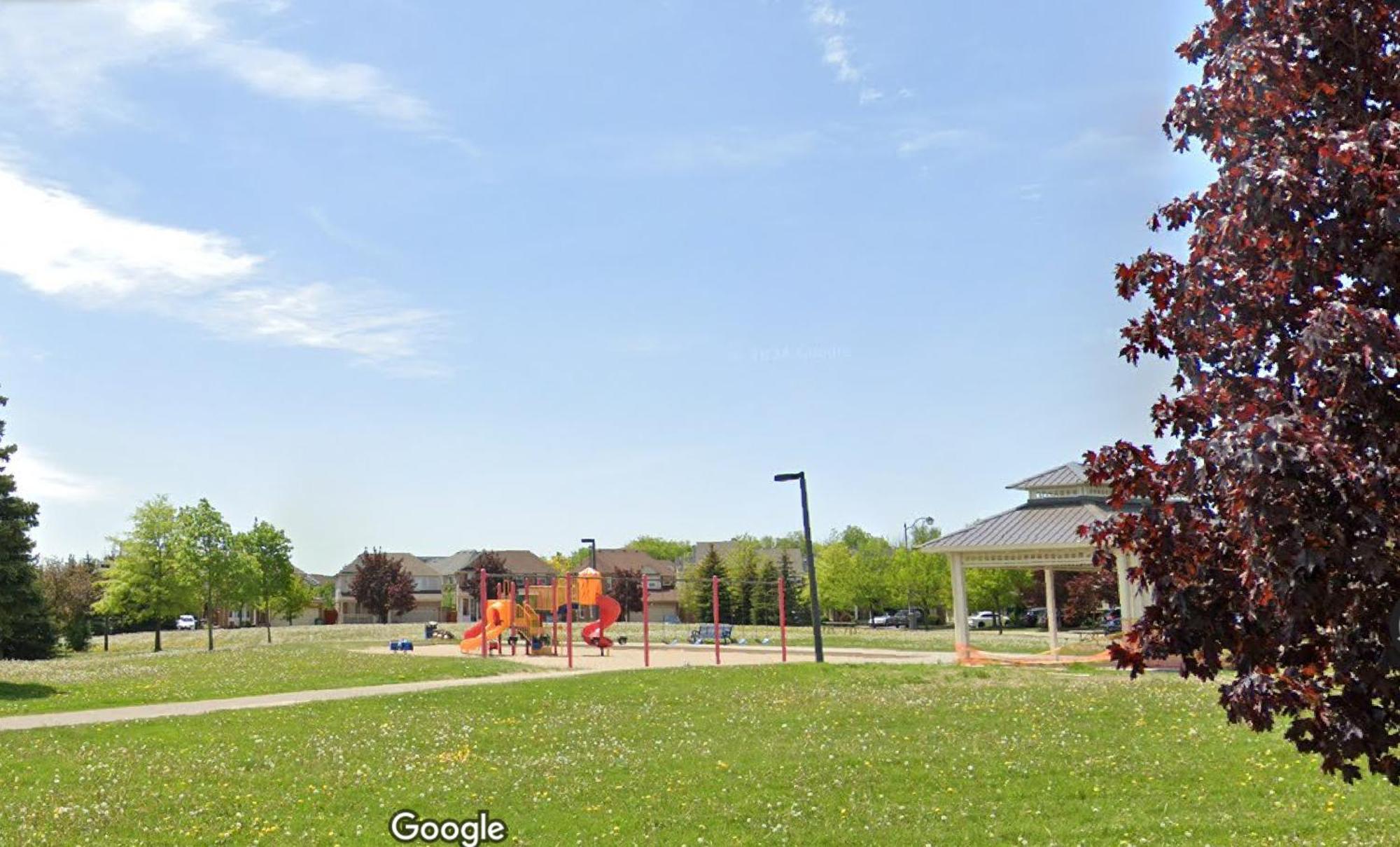 Garden 2 Bedroom Apt - Free Parking Wifi Laundry Workstation Brampton Exterior photo